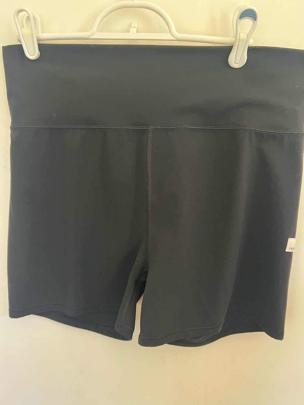 Vuori Biker black high rise biker shorts. XXL